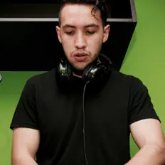 聆聽 Ayar Etno、觀看音樂影片、閱讀小傳、查看巡演日期等！