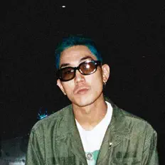 收听 KINGMCK、观看音乐视频、阅读小传、查看巡演日期等 ！