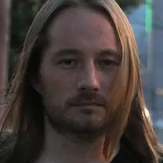 收听 John D.、观看音乐视频、阅读小传、查看巡演日期等 ！