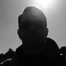 Ascolta Dom 877, guarda video musicali, leggi la biografia, vedi le date del tour & altro!