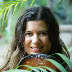 Siobhan सुनें, म्यूज़िक वीडियो देखें, बायो पढ़ें, दौरे की तारीखें और बहुत कुछ देखें!