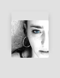 YELLAMAYを聴いたり、ミュージックビデオを鑑賞したり、経歴やツアー日程などを確認したりしましょう！