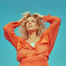 Ouça Iyves, assista a videoclipes, leia a biografia, veja as datas das turnês e mais!