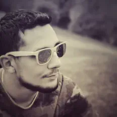 Ouça Azodiac, assista a videoclipes, leia a biografia, veja as datas das turnês e mais!