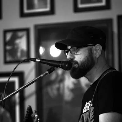 Listen to Gordon Leadfoot, watch music videos, read bio, see tour dates & more!