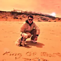 Poslechněte si interpreta King of Mars, sledujte hudební videa, přečtěte si životopis, podívejte se na data turné a další informace.