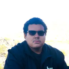 Vador सुनें, म्यूज़िक वीडियो देखें, बायो पढ़ें, दौरे की तारीखें और बहुत कुछ देखें!