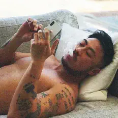 Poslechněte si interpreta Mr. Kushgang, sledujte hudební videa, přečtěte si životopis, podívejte se na data turné a další informace.