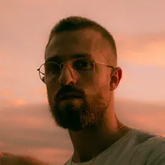 Escucha a Hazelgrove, mira videos musicales, lee su biografía, consulta las fechas de las gira y más.