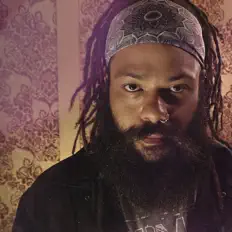 收听 Trippz、观看音乐视频、阅读小传、查看巡演日期等 ！