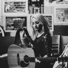 Listen to Darian Renee, watch music videos, read bio, see tour dates & more!