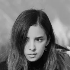 聆聽 Alem、觀看音樂影片、閱讀小傳、查看巡演日期等！