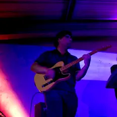 Escucha a Corriente Cadencia, mira vídeos musicales, lee la biografía, consulta fechas de giras y mucho más.