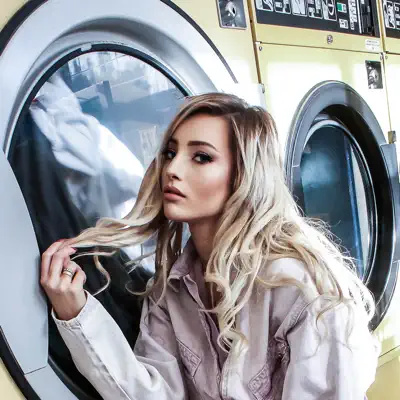Listen to Liz-E, watch music videos, read bio, see tour dates & more!