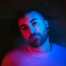 Posłuchaj wykonawcy Marcus Sayzer, obejrzyj teledyski, przeczytaj biografię, zobacz daty tras koncertowych i nie tylko!