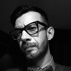 Escucha a Erdal Sakarya, mira vídeos musicales, lee la biografía, consulta fechas de giras y mucho más.