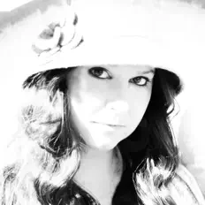 Whitney Hanna을(를) 듣고, 뮤직 비디오를 보고, 약력을 읽고, 투어 일정 등을 확인하세요!