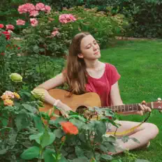 Posłuchaj wykonawcy Ksenia Krasnova, obejrzyj teledyski, przeczytaj biografię, zobacz daty tras koncertowych i nie tylko!