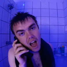 聆聽 LE MOTAT、觀看音樂影片、閱讀小傳、查看巡演日期等！