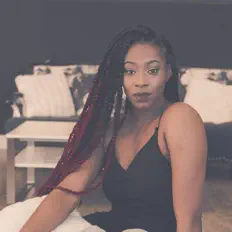 Dengarkan MissMoody, tonton video musik, baca bio, lihat tanggal tur & lainnya!