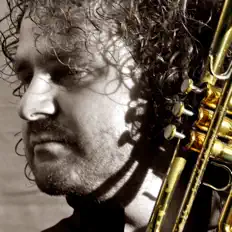 收听 Marco Pierobon、观看音乐视频、阅读小传、查看巡演日期等 ！