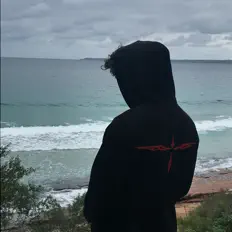 聆聽 Xorts、觀看音樂影片、閱讀小傳、查看巡演日期等！