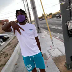 Ouve 00khaos, vê vídeos de música, lê a biografia, vê as datas da digressão e muito mais!