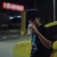 Moroo을(를) 듣고, 뮤직 비디오를 보고, 약력을 읽고, 투어 일정 등을 확인하세요!