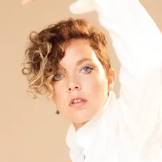 Listen to Amanda Wium, watch music videos, read bio, see tour dates & more!