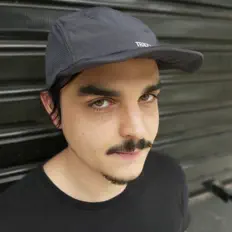 Ouve Rassan, vê vídeos de música, lê a biografia, vê as datas da digressão e muito mais!