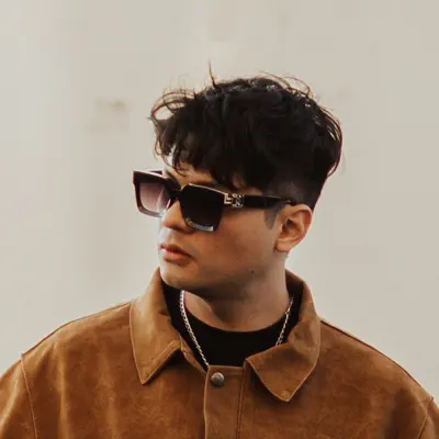 Listen to Jono Jones, watch music videos, read bio, see tour dates & more!