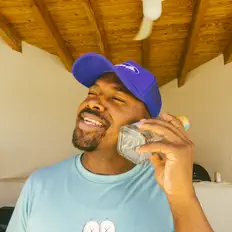 Escucha a Andrew Kent, mira videos musicales, lee su biografía, consulta las fechas de las gira y más.