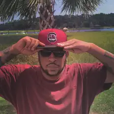 Hör dir Furious Rog an, schau dir Musikvideos an, lies die Biografie, finde Tourdaten und mehr!