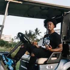 聆聽 Li Dex、觀看音樂影片、閱讀小傳、查看巡演日期等！