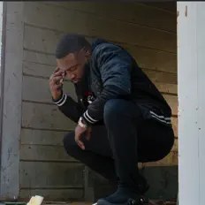 MuffTheProducerを聴いたり、ミュージックビデオを鑑賞したり、経歴やツアー日程などを確認したりしましょう！