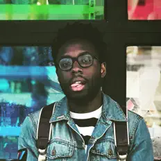 Ouça Teen AF, assista a videoclipes, leia a biografia, veja as datas das turnês e mais!