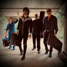 Ouça Los Recortables, assista a videoclipes, leia a biografia, veja as datas das turnês e mais!