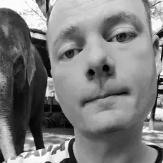 Poslechněte si interpreta F Jord, sledujte hudební videa, přečtěte si životopis, podívejte se na data turné a další informace.