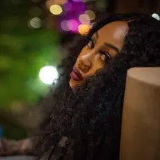 Ακούστε περιεχόμενο από K. Royal, παρακολουθήστε μουσικά βίντεο, διαβάστε το βιογραφικό, δείτε ημερομηνίες περιοδείας, και πολλά ακόμη!