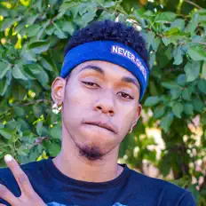 Ricky Tr3yを聴いたり、ミュージックビデオを鑑賞したり、経歴やツアー日程などを確認したりしましょう！