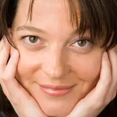 Posłuchaj wykonawcy Célina Ramsauer, obejrzyj teledyski, przeczytaj biografię, zobacz daty tras koncertowych i nie tylko!