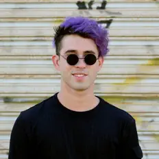 Poslechněte si interpreta Frank Gm, sledujte hudební videa, přečtěte si životopis, podívejte se na data turné a další informace.