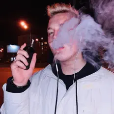 Ακούστε περιεχόμενο από udtr., παρακολουθήστε μουσικά βίντεο, διαβάστε το βιογραφικό, δείτε ημερομηνίες περιοδείας, και πολλά ακόμη!