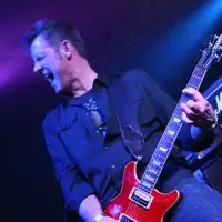 Dengarkan undefined, tonton video musik, baca bio, lihat tanggal tur & lainnya!