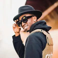 Escucha a Raww Blue, mira videos musicales, lee su biografía, consulta las fechas de las gira y más.