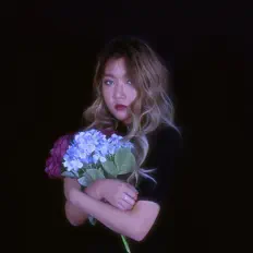 Jenna xを聴いたり、ミュージックビデオを鑑賞したり、経歴やツアー日程などを確認したりしましょう！