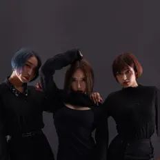 收听 mushream、观看音乐视频、阅读小传、查看巡演日期等 ！