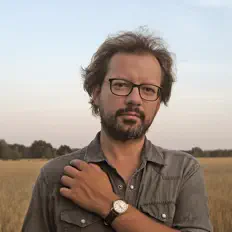 Dengarkan Trailhead, tonton video musik, baca bio, lihat tanggal tur & lainnya!