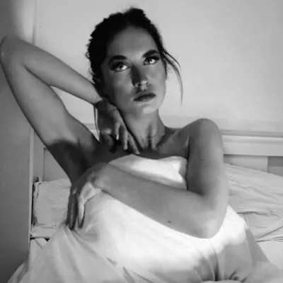 Listen to Hearts - Single by Olivia Thonart