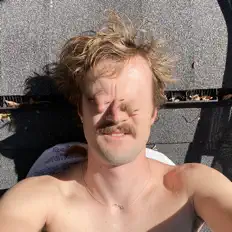 Dengarkan Lewis Grimes, tonton video musik, baca bio, lihat tanggal tur & lainnya!